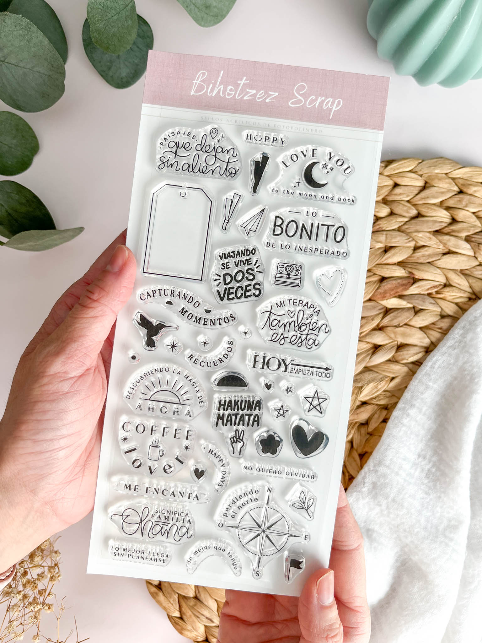 Sello acrílico Momentos de 10 x 21 cm con frases, cámara de fotos, corazones, estrellas y flores. Ideal para scrapbooking y compatible con troquel de etiquetas.