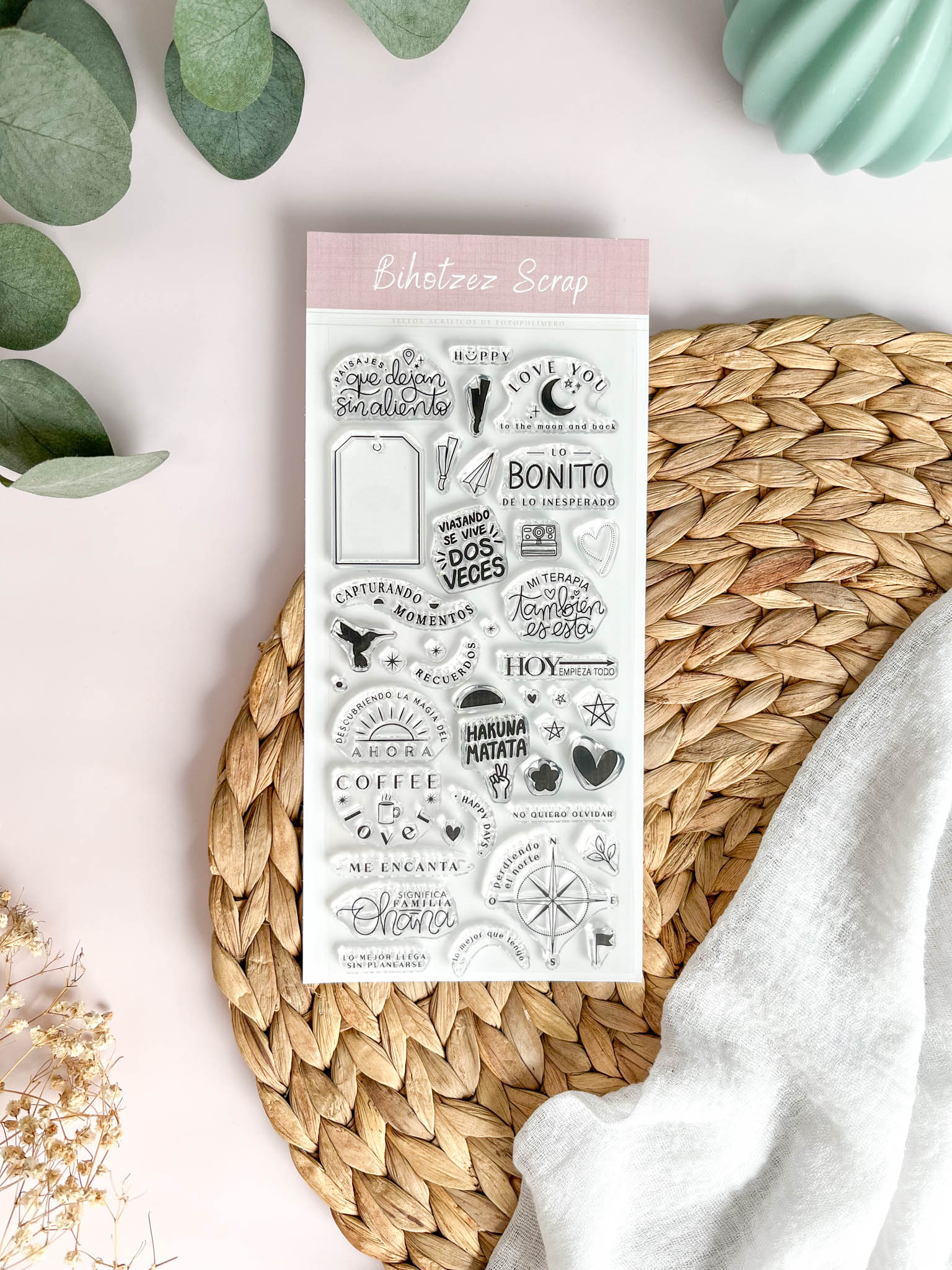 Sello acrílico Momentos de 10 x 21 cm con frases, cámara de fotos, corazones, estrellas y flores. Ideal para scrapbooking y compatible con el troquel de etiquetas.