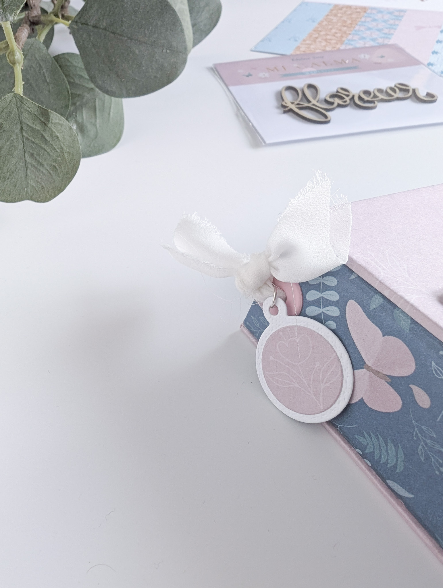 Mini álbum scrapbooking Mi Calma con papeles de Bihotzez Scrap