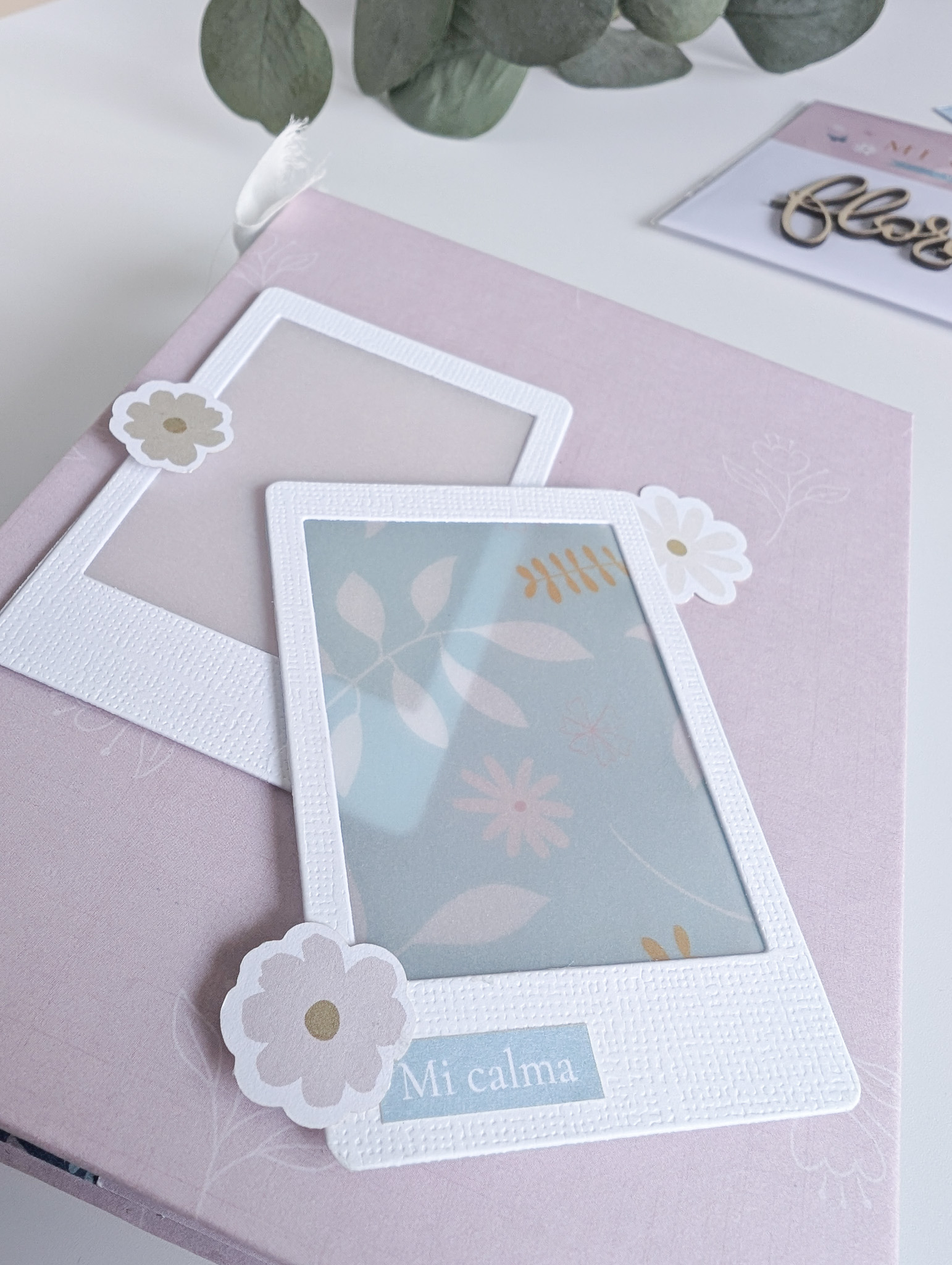 Mini álbum scrapbooking Mi Calma con papeles de Bihotzez Scrap