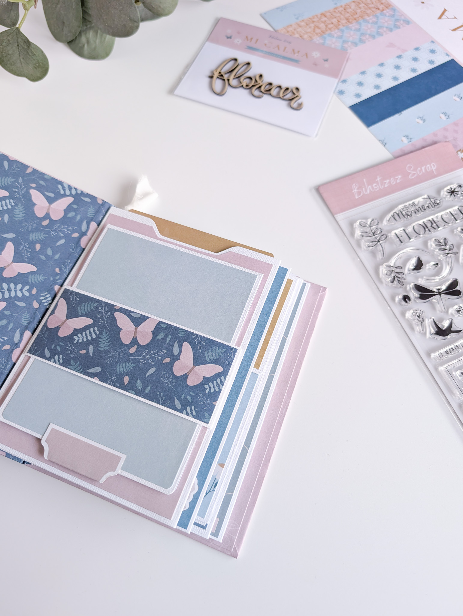 Mini álbum scrapbooking Mi Calma con papeles de Bihotzez Scrap