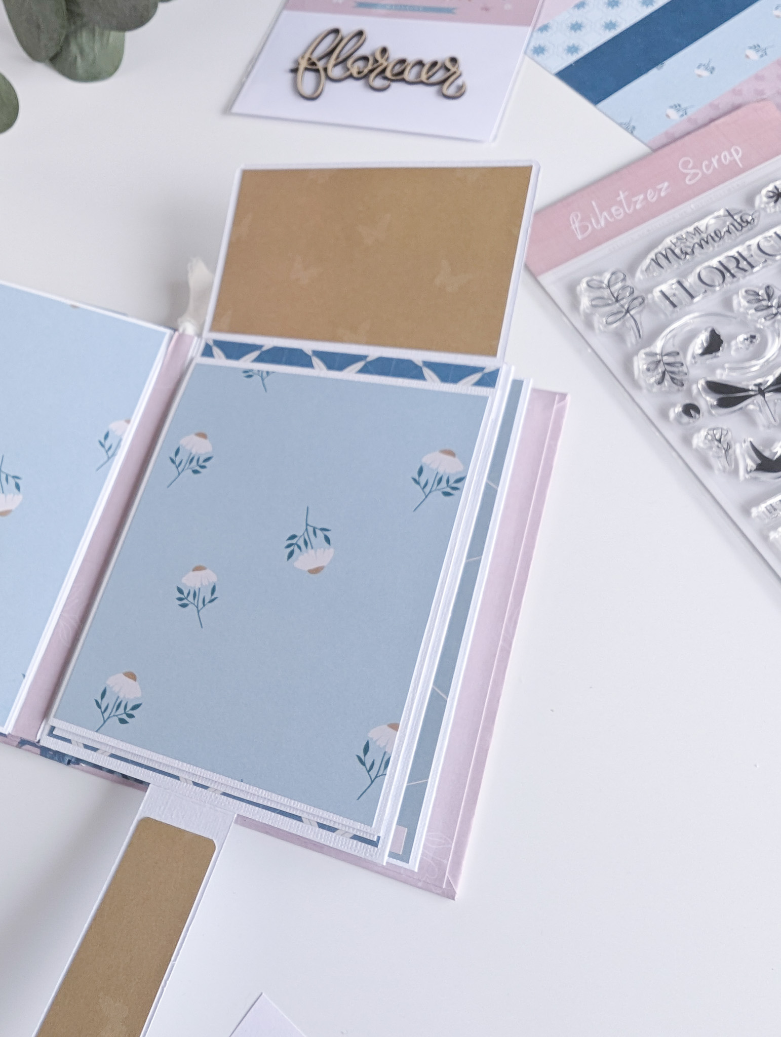 Mini álbum scrapbooking Mi Calma con papeles de Bihotzez Scrap