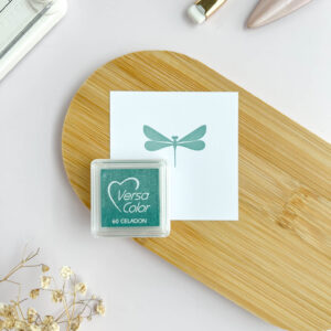 Almohadilla de tinta VersaColor mini Tsukineko color Olive para scrapbooking y embossing.