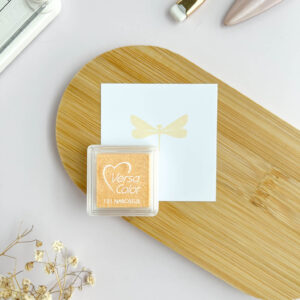 Almohadilla de tinta VersaColor mini Tsukineko color Olive para scrapbooking y embossing.