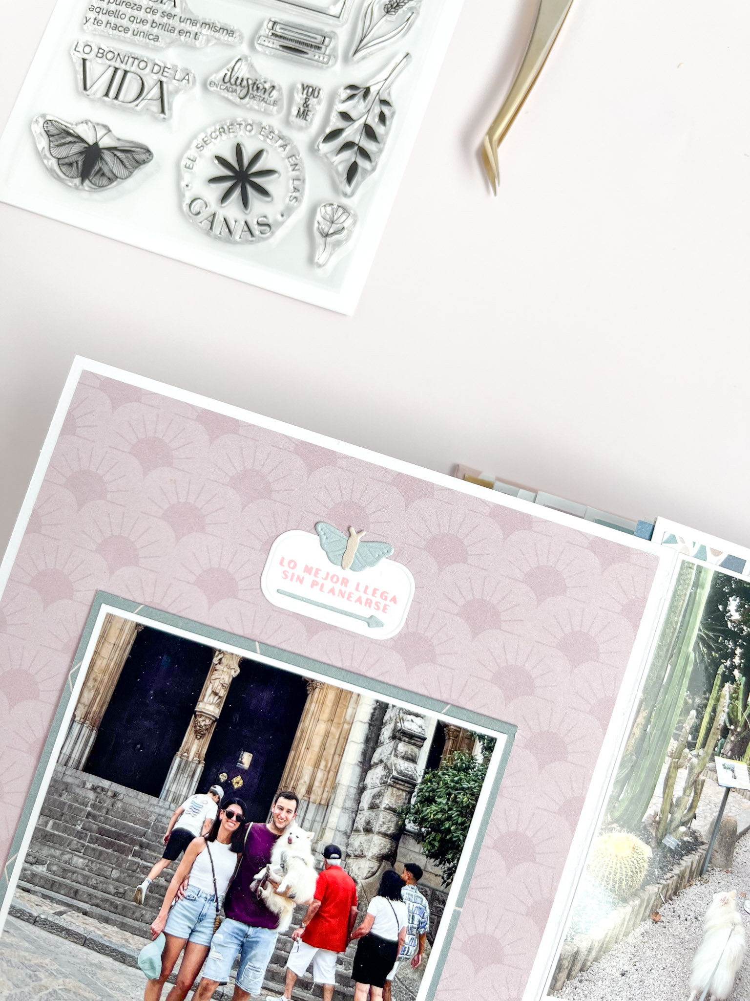 Álbum de scrapbooking sencillo decorado con la colección Mi Calma