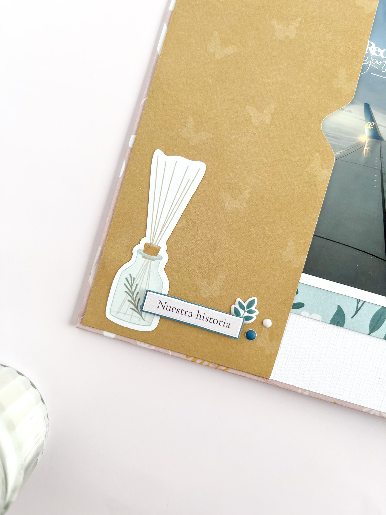 Álbum de scrapbooking sencillo decorado con la colección Mi Calma