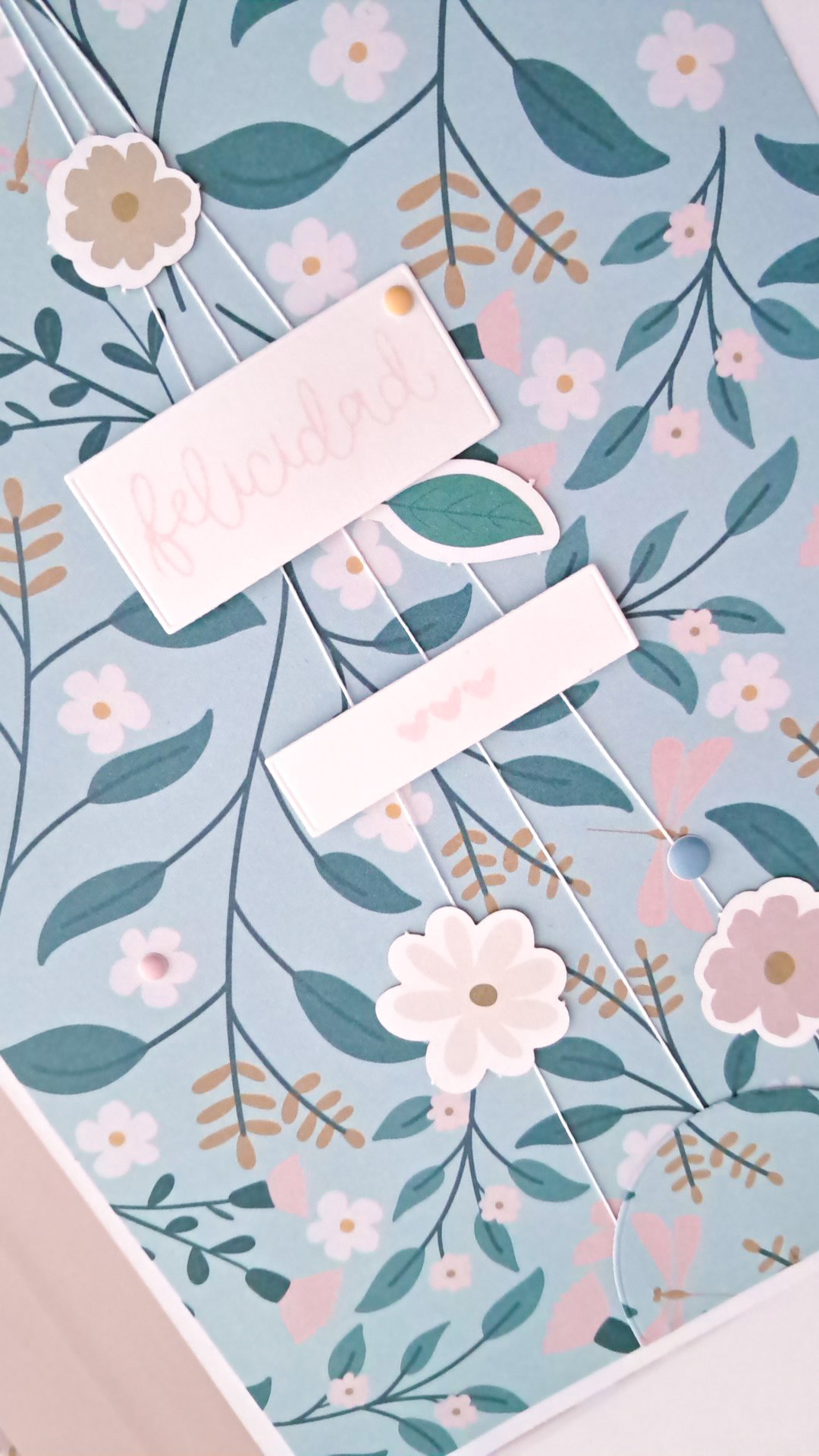 Páginas interiores del álbum de anillas de scrapbooking