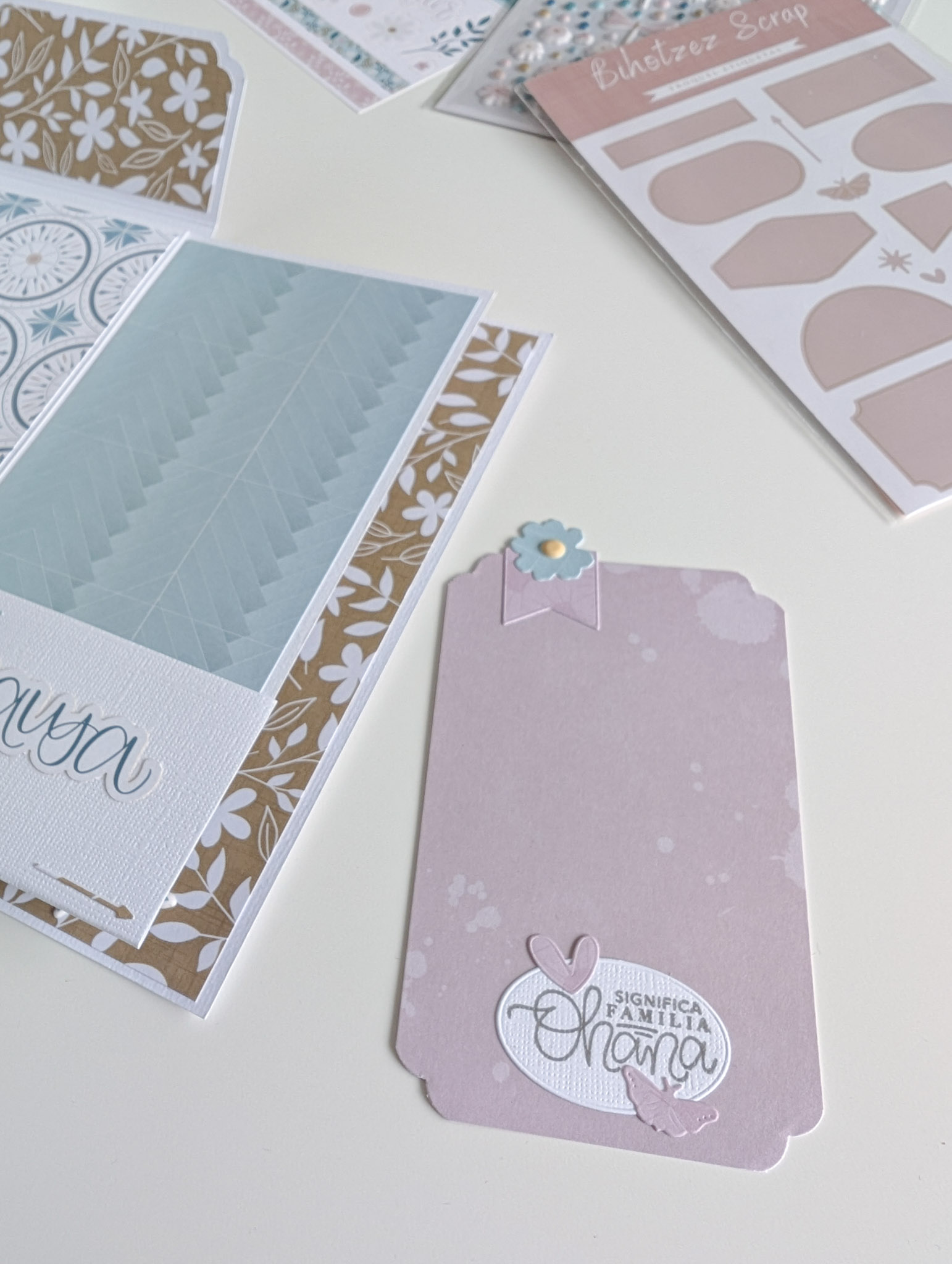 Carpeta de scrapbooking con la colección Mi Calma de Bihotzez Scrap.