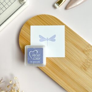 Almohadilla de tinta VersaColor mini Tsukineko color HYACINTH para scrapbooking y embossing.