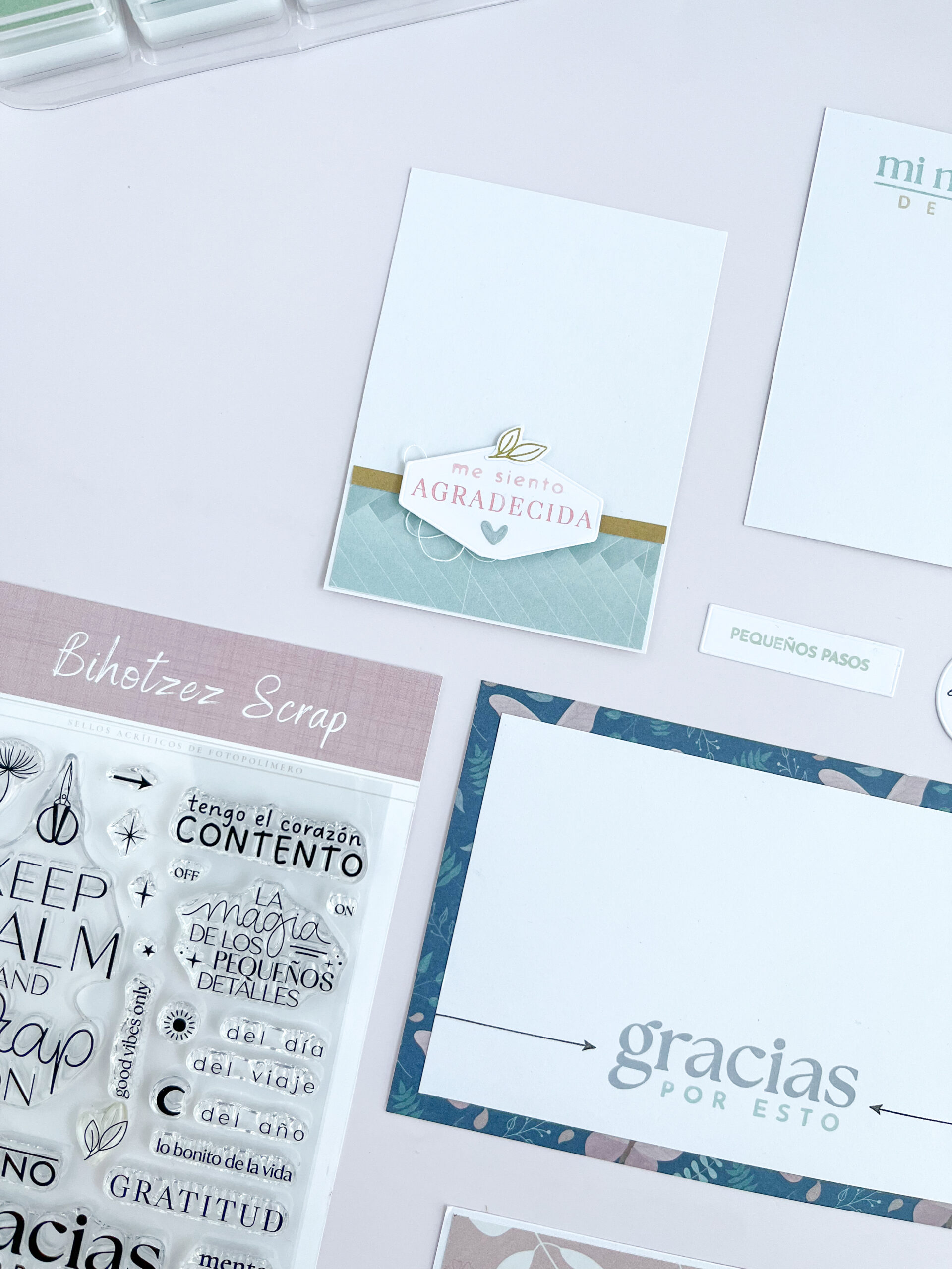 Sellos acrílicos Gratitud y Bilbo de Bihotzez Scrap, colección que une gratitud, emociones y cultura vasca.