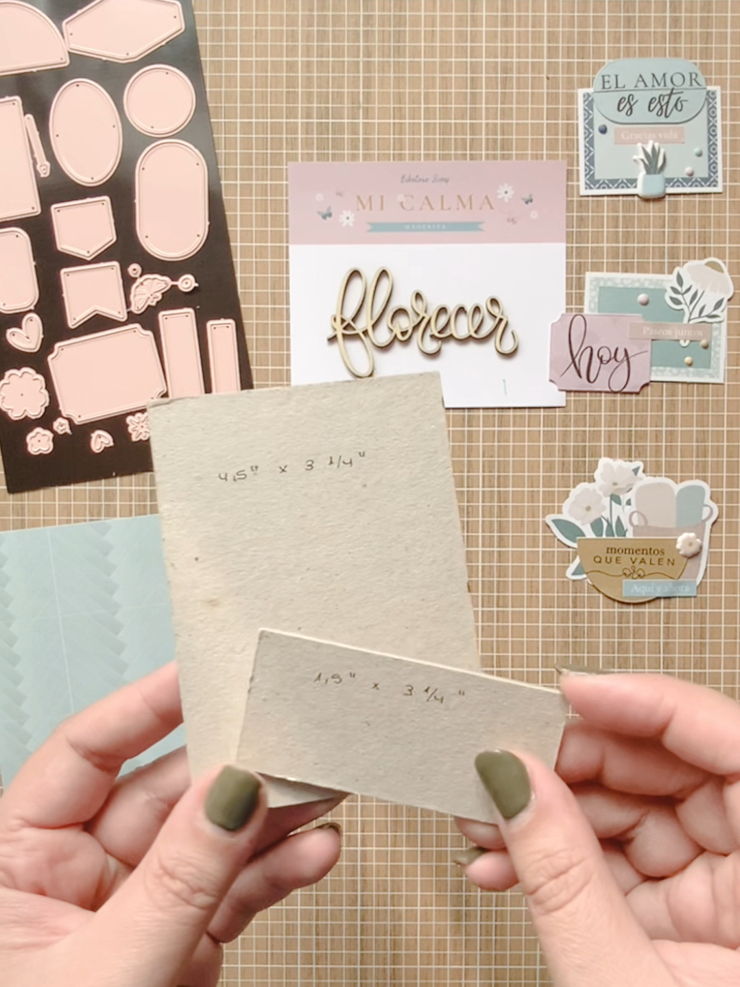 Detalle de la encuadernación en acordeón del mini álbum Mi calma.