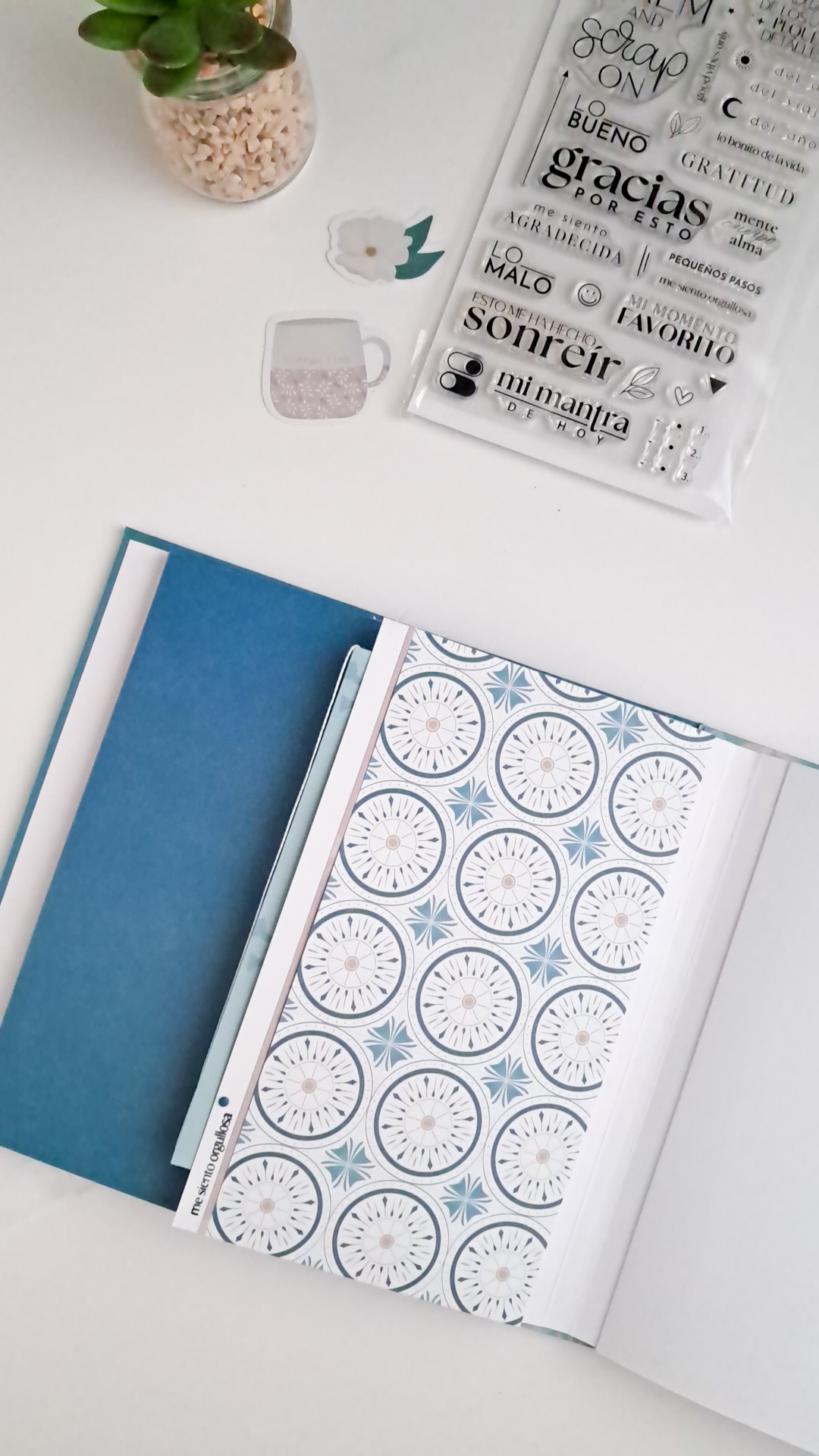 Álbum de scrapbooking con Mi Calma y espina reforzada