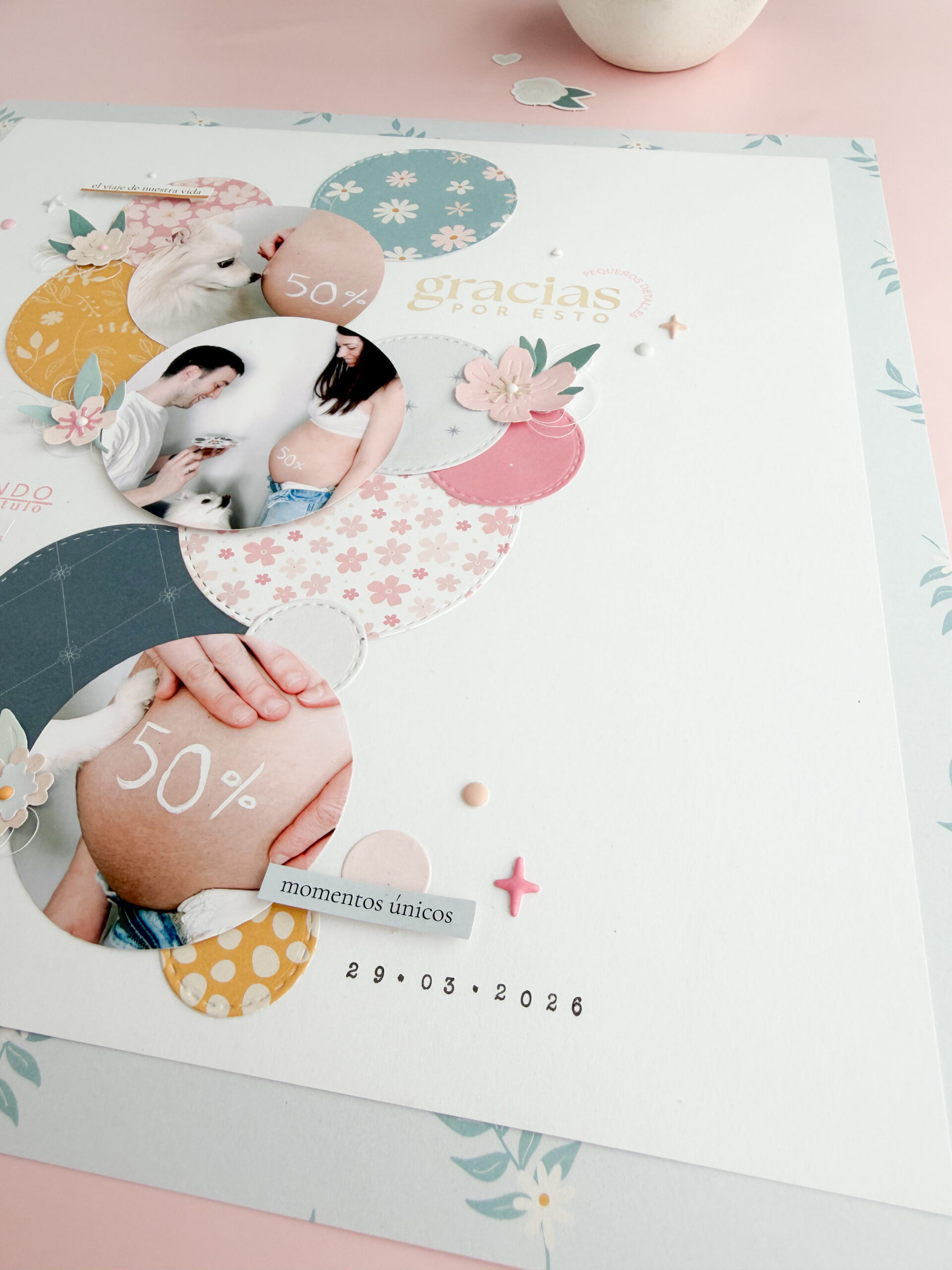     Detalles de flores y pegatinas en layout