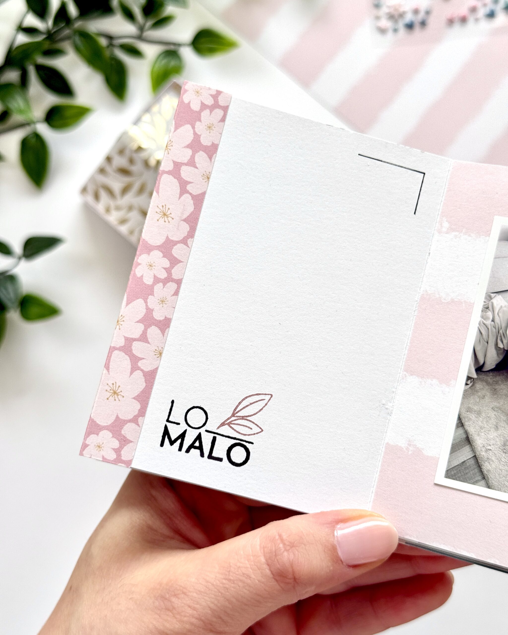 interior album scrapbooking con sellos acrílicos Bihotzez Scrap