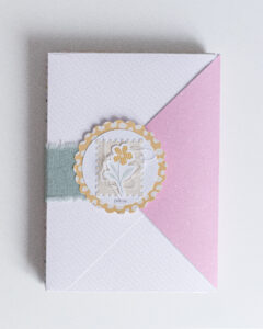 Miniálbum de scrapbooking creado con la colección Maitia para guardar recuerdos cotidianos