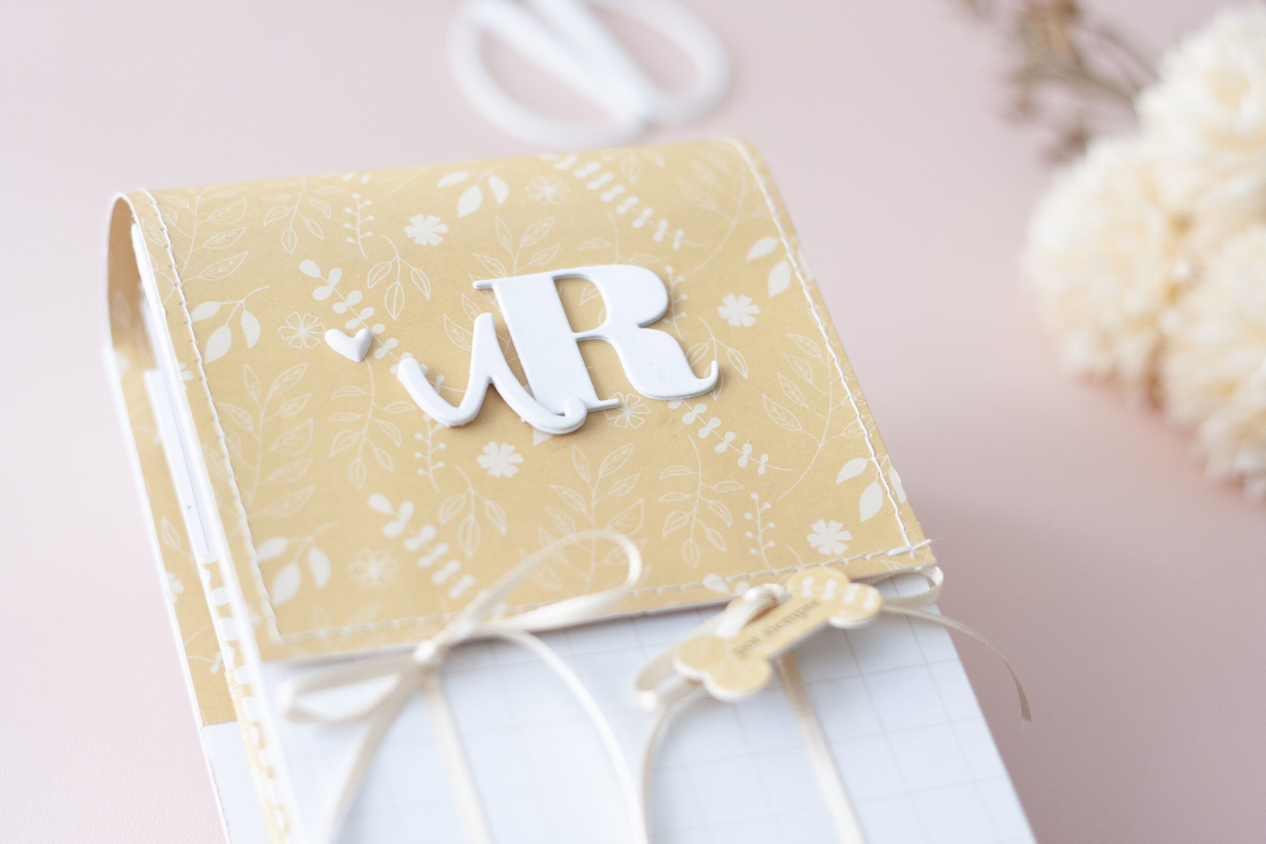     mini-album-scrapbooking-mascota-portada