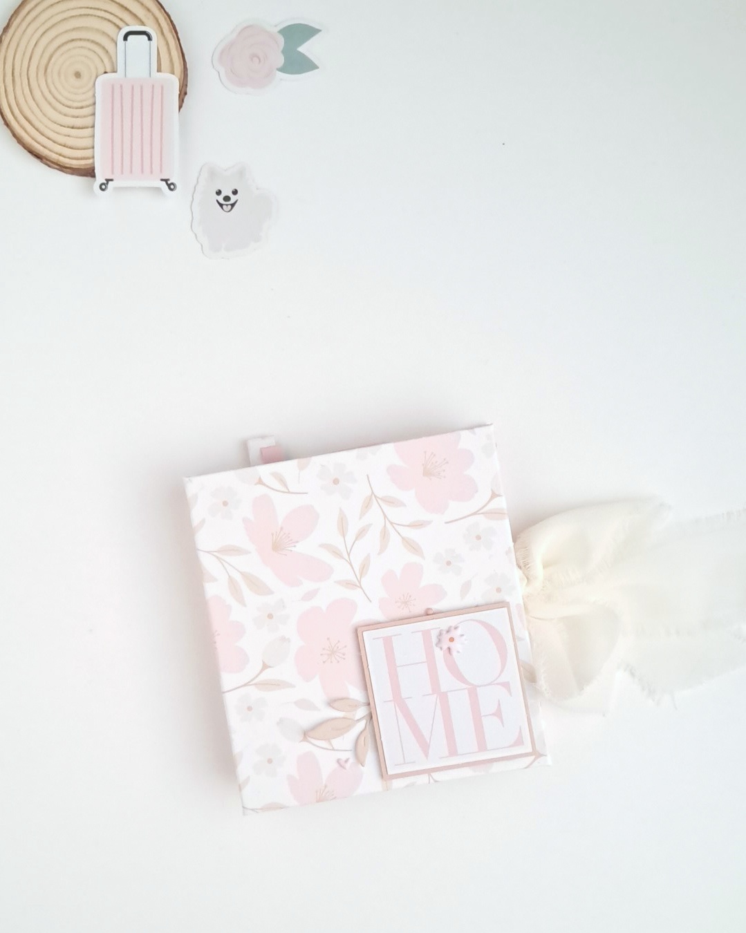 Mini álbum de scrapbooking fácil realizado con la colección Maitia de Bihotzez Scrap